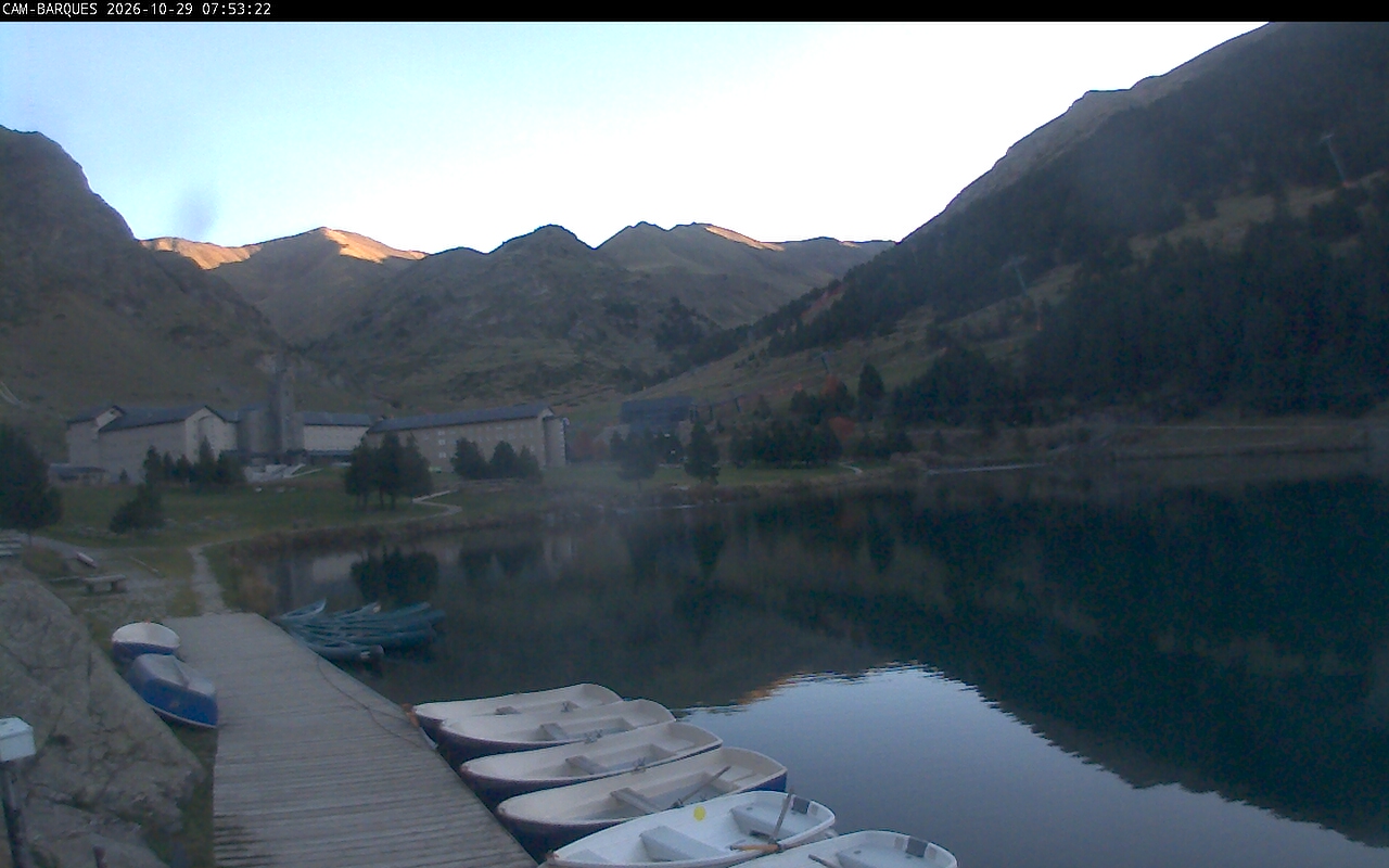 Live image of Vall de Núria: Lake jetty and the sanctuary